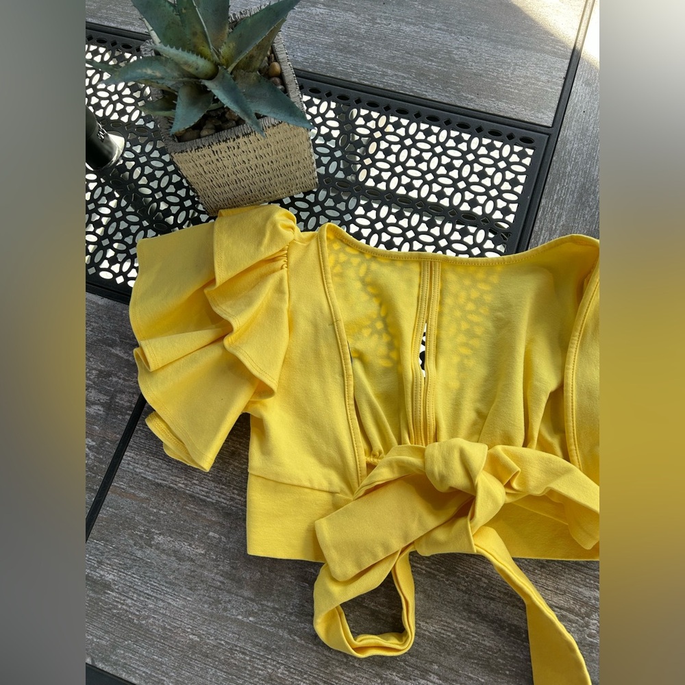 Yellow Backless Topπ€ - Picture 5 of 5